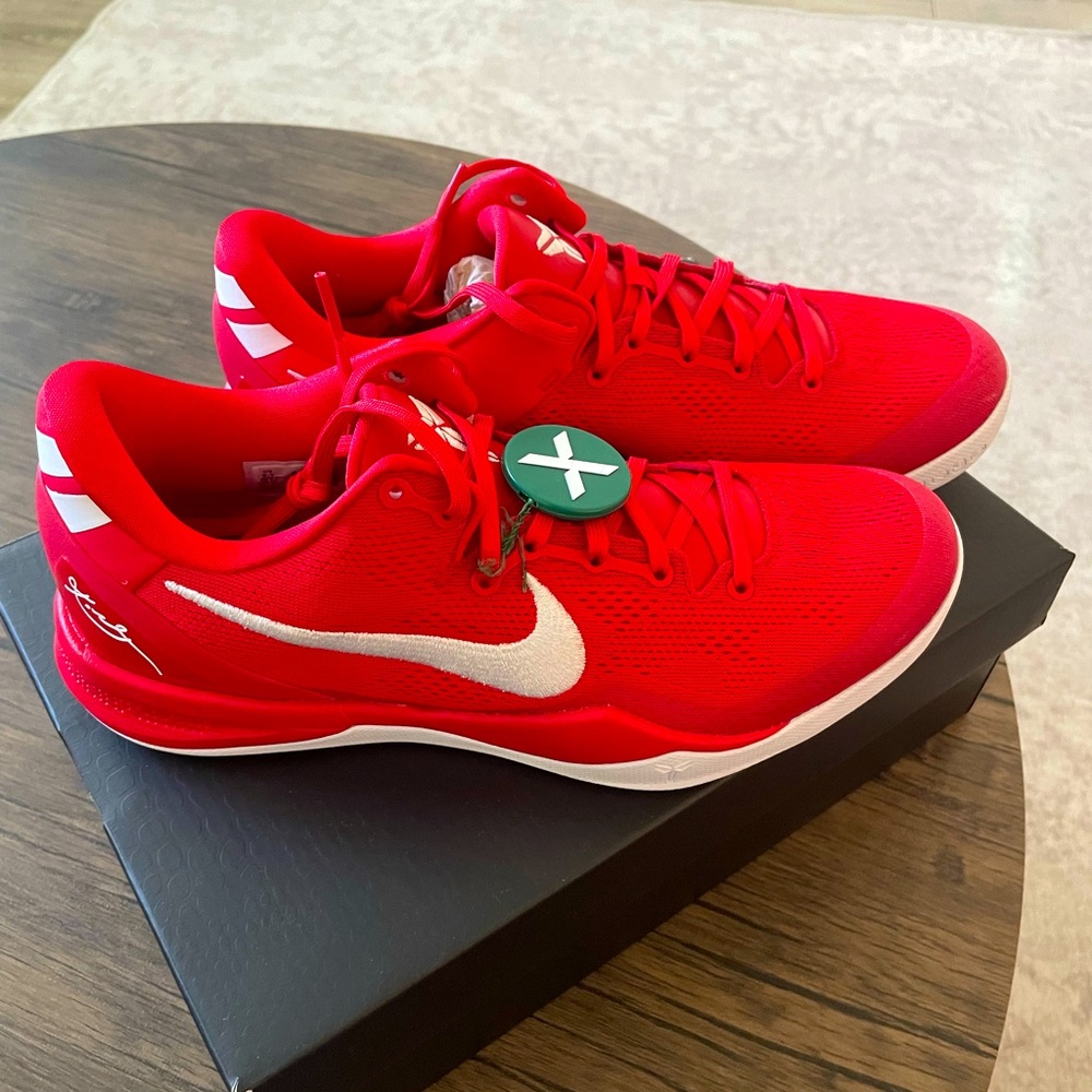 Nike Kobe VIII PROTRO. Size 9.5. Basketball shoe.  University Red